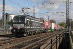 die von TXL eingesetzte X4 E - 647  every connection  auf der Nahebrücke in Bingen (Rhein), 14.10.2025