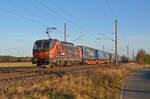 Mit einem LKW-Walther am Haken rollte am 23.11.25 der Budamar-Vectron 383 221 durch Wittenberg-Labetz Richtung Dessau.