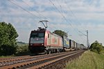 Mit einem  LKW Walter -KLV fuhr am 13.05.2015 die 185 594-9 von Crossrail bei Hügelheim gen Freiburg.