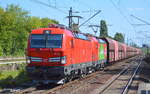 DB Cargo Deutschland AG mit der Doppeltraktion  193 332  [NVR-Number: 91 80 6193 332-4 D-DB] +   193 300  [NVR-Number: 91 80 6193 300-1 D-DB] und Erzzug (leer) Richtung Hamburg am 22.08.18 Bf.