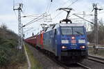DB Cargo AG, Mainz mit der Doppeltraktion  152 136-8  (NVR:  91 80 6152 136-8 D-DB ) +  152 132-7  (NVR:  91 80 6152 132-7 D-DB ) mit dem Erzzug aus Hamburg Richtung Ziltendorf EKO am 29.12.23