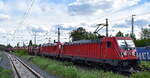 DB Cargo AG, Mainz mit der Doppeltraktion  187 156  [NVR-Nummer: 91 80 6187 156-5 D-DB] +  187 158  [NVR-Nummer: 91 80 6187 158-1 D-DB]  und dem Erzzug (leer) Richtung am 07.05.24 Höhe Bahnhof Frankfurt/Oder.