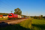 1116 147 ÖBB mit einem KLV-Zug im schönsten Abendlicht bei Oberdachstetten Richtung Würzburg, 13.06.2021