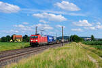 185 380 DB Cargo mit einem KLV-Zug bei Gunzenhausen Richtung Ansbach, 10.07.2021