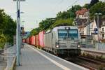 193 430 mit Containerzug in Oberwinter, Juli 2025.