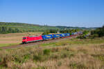 185 303 DB Cargo mit einem LKW-Walter KLV-Zug bei Winterhausen Richtung Würzburg, 03.09.2021