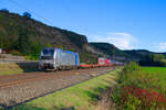 193 991 Railpool/TXL mit einem KLV-Zug bei Karlstadt Richtung Gemünden, 07.10.2021