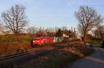 M 62597 Senftenberg -Hof Grafenwöhr Lager mit 185 142 und 182 152 Werbeloks. Aufgenommen am Abend des 26.03.2017. 