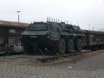 Ein Panzer der Bundeswehr stand am 21.2.2009 auf einem Gterwagen an einer Verladerampe im Oldenburger Gterbahnhof.