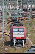 185 592-3 der Beacon Rail Leasing Ltd., vermietet an die Metrans Rail (Deutschland) GmbH, ist am ehemaligen Bw Halle G nahe der Zugbildungsanlage (ZBA) Halle (Saale) abgestellt.