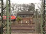 ein verkommenes altes Stellwerk auf dem Mannheimer Rangierbahnhof.