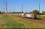 Rollende Steine: 2159 214-0 (Stadler Eurodual) unterwegs mit Sch�ttgutwagen in Gro�korbetha Richtung Wei�enfels.