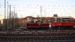 211 345-4 AIXrail kommt mit einem  Schotterzug aus Stolberg-Hbf(Rheinland) nach Aachen-West und fährt in Aachen-West ein.
Aufgenommen vom Bahnsteig in Aachen-West.
Bei schönem Sonnenschein am Kalten Nachmittag vom 28.11.2016.