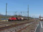 DB 265 006-7 mit einer Übergabe Richtung Heringen (Werra), am 11.04.2022 in Gerstungen.