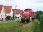 Gemtlich geht die Fahrt von 294 824 am 18.8.2008 durch die Wohngebiete von Baienfurt Richtung Niederbiegen.