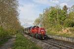 265 003-4 mit einem aus zwei Wagen bestehenden Güterzug zwischen Holzwickede und Schwerte (21.04.2022)