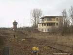 Mrz 2009, Frankfurt / Oder, ehem Rangierbahnhof Rosengarten. Wasserturm und Rangierstellwerk