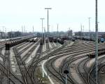 Die Gleisanlagen des bis 1970 schrittweise modernisierten Hafenbahnhofs  Hamburg Sd  in Blickrichtung Osten.