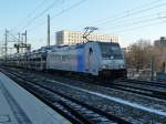 Die ITL-Railpool fhrt mit einem langem KIA Autozug von Bad Schandau am Dresdner Hbf vorbei. 29.01.10