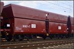 Unbekannter Güterwagen 101021-4 [BV] mit weiteren dieser Wagen, die in einem gemischten Güterzug eingereiht waren.