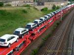Ein Autotransportwagen aus dem Zugverband, den 140 450 am 07.06.08 durch Bitterfeld fhrte.
