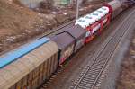 Dieser ausergewhnliche Teleskophaubenwagen hing im Gterzug von 152 086. Fotografiert am 20.01.09 bei der Durchfahrt in Bitterfeld.