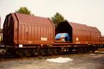 Auf der Fahrzeugschau in Bochum-Dahlhausen vom 3. bis 13. Oktober 1985 wurden unterschiedliche Gterwaggons gezeigt. Der abgebildete Sahimms 900 gehrt zu den modernen Fahrzeugen. Er ist fr den Transport witterungsempfindlicher Blechrollen bestimmt.