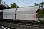 Anfang Mai 2021 war dieser gedeckte Schüttgutwagen mit schlagartiger Schwerkraftentladung Talns (82 80 0665 441-6) in Lintorf zu sehen.