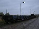 Auf dem einzigen,genutzten Ladegleis in Stralsund stand am 01.November 2012:zwei Res und vier Fcswagen.