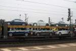 Blick auf einen Autotransportwagen bei der Durchfahrt von Fulda am 17.10.13.
