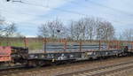 Drehgestell-Flachwagen von DB Cargo beladen mit Stahl-Brammen mit der Nr. 31 RIV 80 D-DB 4865 455-8 Samms 709.2 in einem Ganzzug am 18.12.19 Bf. Saarmund.