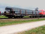 Samms 31 80 4865 236-2, mit Walzprofilen beladen, am Weg zum Stahlh�ndler n�chst Sch�rding; 260330