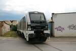 Starkenberger Stadler Eurodual 159 213-8 beim Rangieren mit Eamnos Wagen am 12.06.21