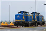 213 341-1 und 212 322-2 der evb abgestellt auf der Vorstellgruppe am Jade-Weser-Port und Warten auf Ihren Containerzug der gerade beladen wird.