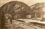 Diese Bild, das den Bahnhof von Lemberg (Lviv) in der Ukraine zeigt, wurde 1942 gemacht. Geschossen hat es mein Grovater mtterlicherseits, der als Verwaltungsangestellter dort stationiert war.