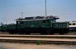 E-Lok 194 585-6 vor dem Bahnbetriebswerk N�rnberg, 27.05.1985