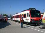 Schweizerischer Nahverkehrstriebzug mit dem Namen  Domino  auf der Innotrans am 28.09.08.