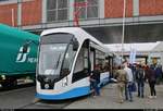 Straßenbahnwagen 71-934  Lion , hergestellt von PC Transport systems LLC, steht auf dem Gleis- und Freigelände der Messe Berlin anlässlich des  Tags des Eisenbahners  im Rahmen der