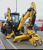 Ein unbekannter Zweiwegebagger steht auf dem Gleis- und Freigelände der Messe Berlin anlässlich des  Tags des Eisenbahners  im Rahmen der Publikumstage zur InnoTrans 2018.
[23.9.2018 | 14:09 Uhr]