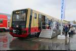 484 002 der S-Bahn Berlin steht auf dem Gleis- und Freigelände der Messe Berlin anlässlich des  Tags des Eisenbahners  im Rahmen der Publikumstage zur InnoTrans 2018.