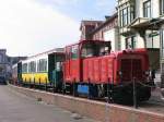 Lok  Mnster  der Borkumer Kleinbahn mit Regionalzug Borkum Hafen-Borkum Bahnhof auf Bahnhof Borkum am 26-9-2008. 