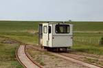Eine Privatlore, aufgebaut auf Teilen einer Diema DS6, verläßt am 13.09.2020 die Gleisanlage im Vorfeld des Betriebshofes des LKN-SH am Lüttmoorsiel