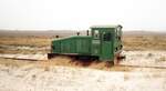 Inselbahn Spiekeroog__April 1984.Schöma-Lok Nr.4 von 1957 in den Dünen.
