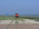 Wangerooge Lok 399 108 (Schma 1999) rangiert im Watt beim Westanleger.