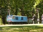 EA 02 der Parkeisenbahn Dresden. Nach Abfahrt vom Hp Strassburger Platz in Richtung Zoo am 29.04.2007.