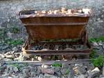 Eine Lore der Tr�mmerbahn, dient als Erinnerungsst�ck womit auf einem rd.30km langen Gleisnetz, insgesamt ca. 2,7Mio m2 Schutt nach dem Wiederaufbau in W�rzburg abtransportiert wurden; 260730