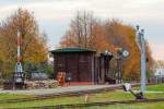 Der Bahnhof Schwichtenberg der Mecklenburg-Pommersche-Schmalspurbahn in herbstlicher Stimmung.
