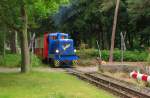 BPE 199 102-5  Gunther  am 01.06.2015 mit einem Zug am Hauptbahnhof der Berliner Parkeisenbahn.