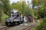 FGF Fahrtag mit Borgwardtreffen - 15.09.2013  --  Der Kleinbahnzug mit der Brigadelok beim Halt im unteren Bahnhof  --  Komplette Bilderserie siehe http://www.fgf-fotoalbum.de/thumbnails.php?album=173