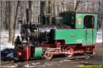 Der 1948 von Henschel & Sohn Kassel gebaute kleine B-Kuppler der Parkeisenbahn Chemnitz wird am Vormittag des 24.03.08 fr die nachmittglichen Osterfahrten durch den Chemnitzer Kchwald angeheizt.